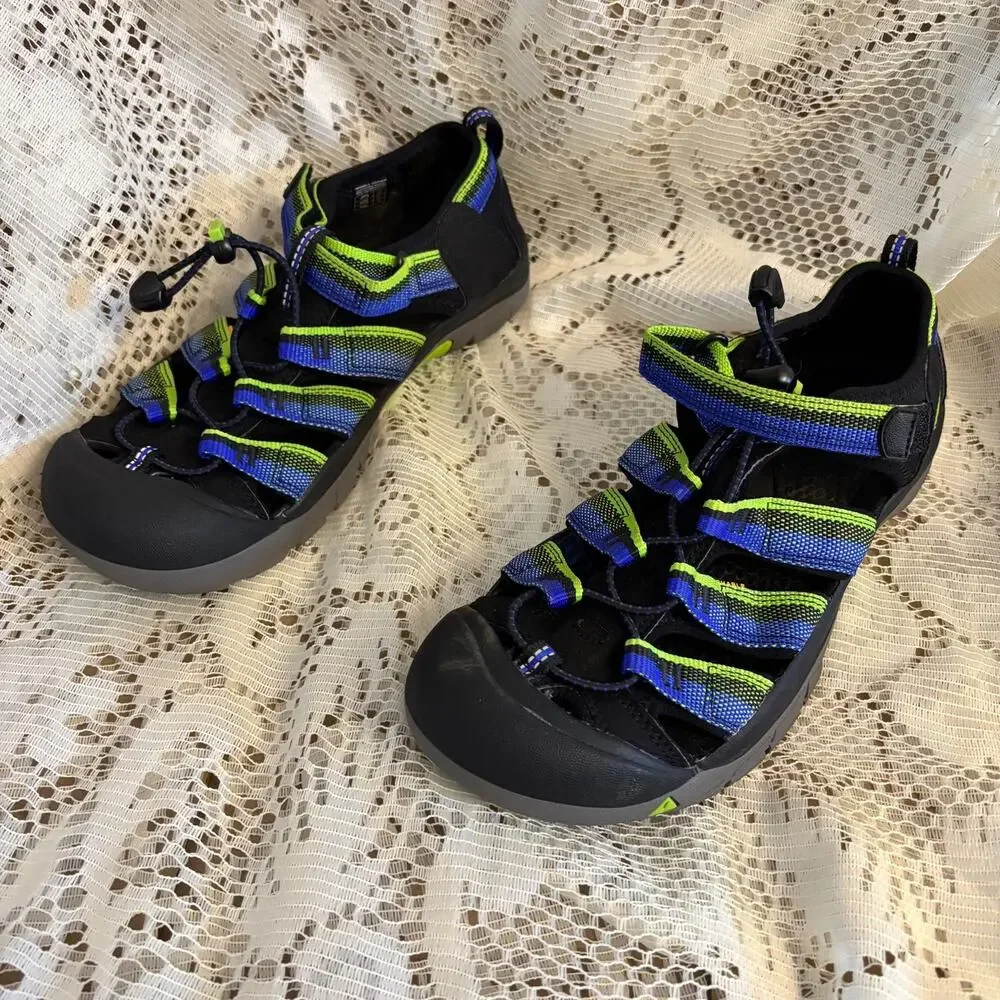 Keen Newport H2 Boy's Youth Size 7 Sandals